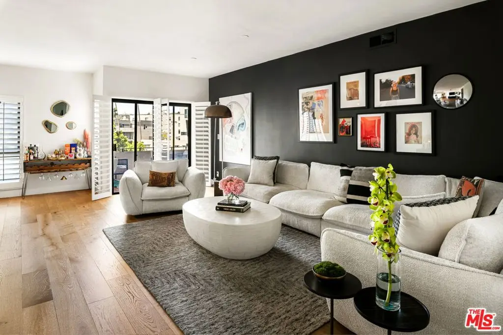 Residential Lease for rent at 651 Wilcox Avenue 3C, Los Angeles, Los Angeles County, CA featuring 2 beds and 3 baths