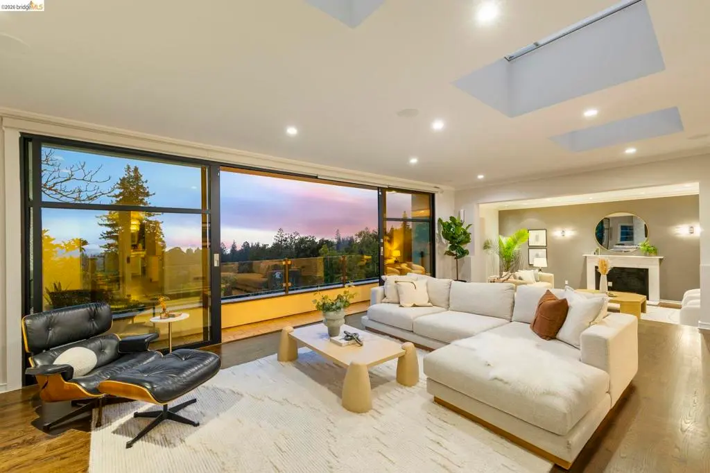 Single Family Residence for sale at 110 Somerset Rd, Piedmont, CA featuring 5 beds and 4 baths