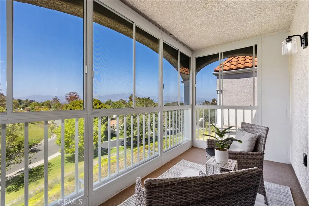 Condominium for sale at 4025 Calle Sonora Este 3E, Laguna Woods, CA featuring 2 beds and 2 baths