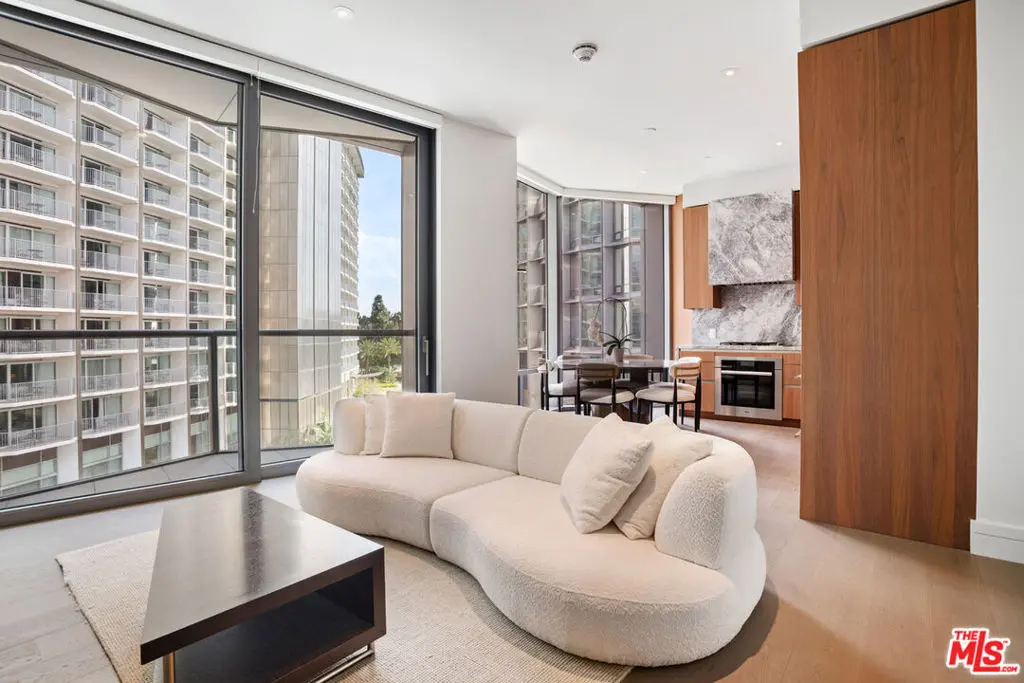 Condominium for sale at 211 W Elm Court 3C, Los Angeles, CA featuring 1 bed and 1 bath