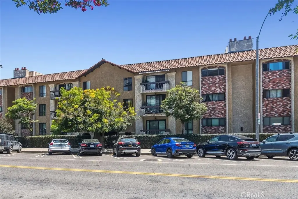 Condominium for sale at 7300 Franklin Avenue 449, Los Angeles, CA featuring 1 bed and 1 bath