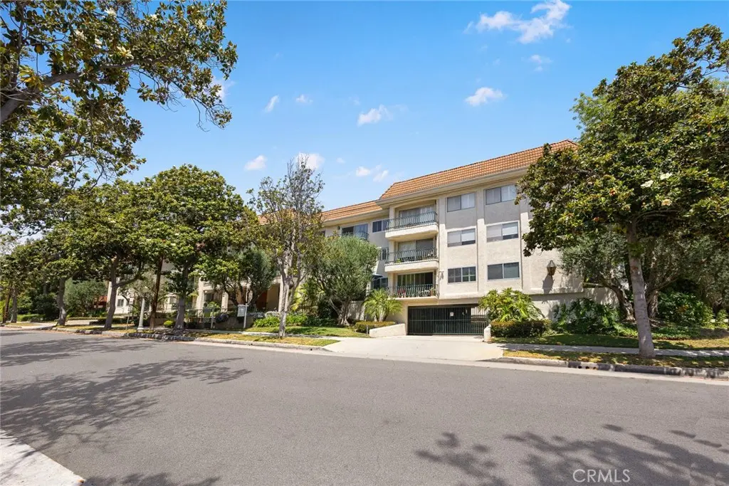 420 S Madison Avenue 301, Pasadena, CA — listing photo 1