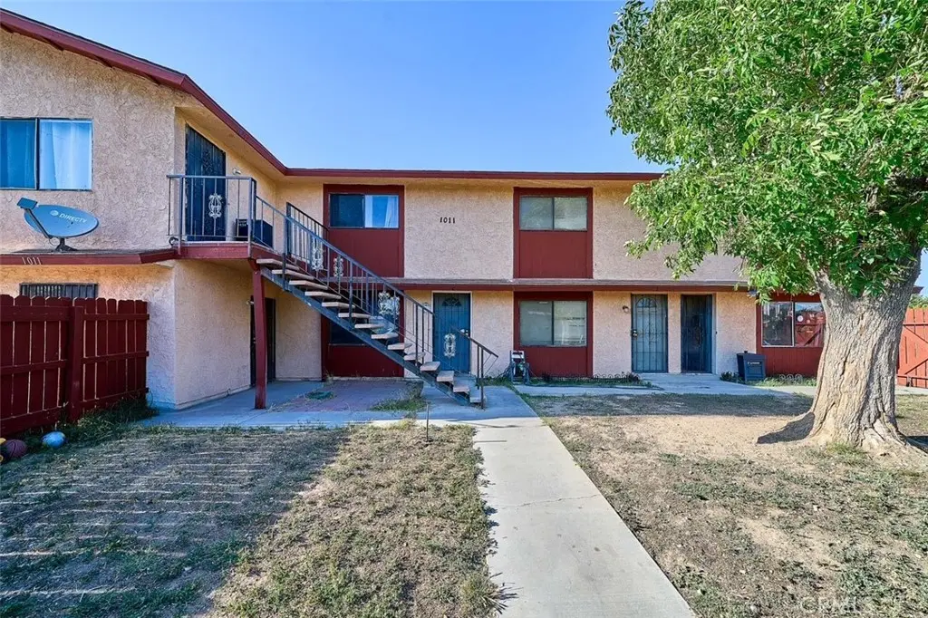 1011 W Avenue H12, Lancaster, CA — listing photo 1