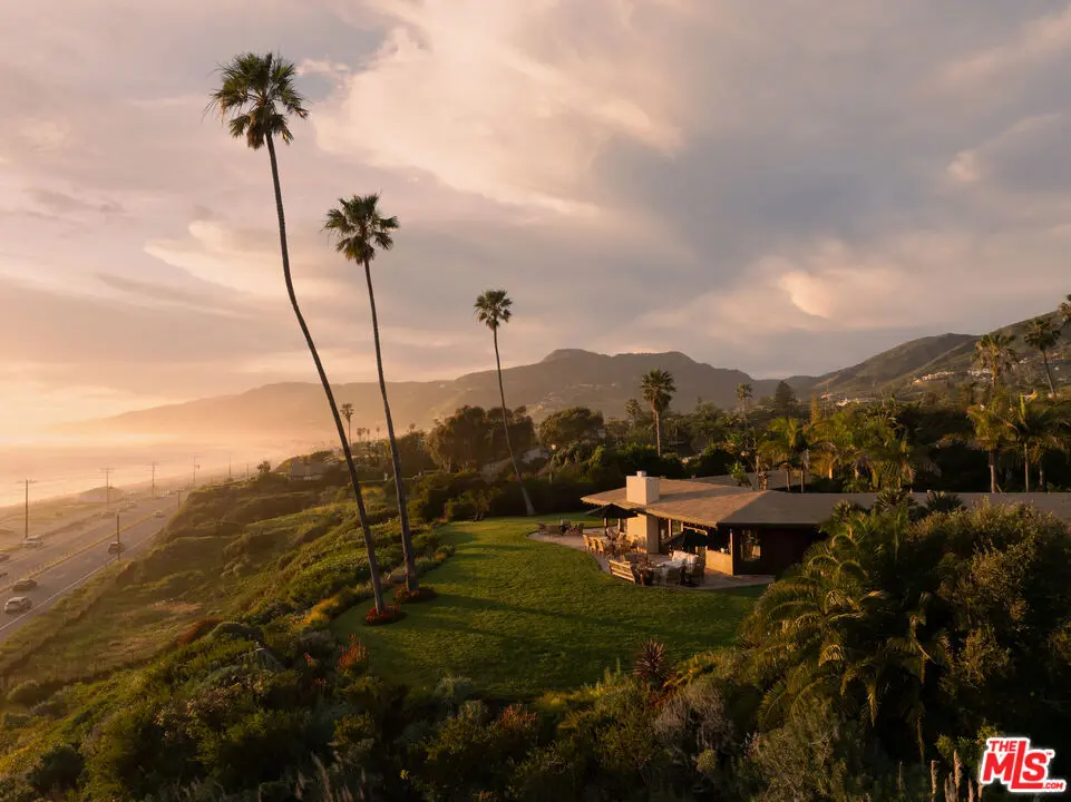 Residential Lease for rent at 30245 Pacific Coast Highway, Malibu, Los Angeles County, CA featuring 4 beds and 6 baths