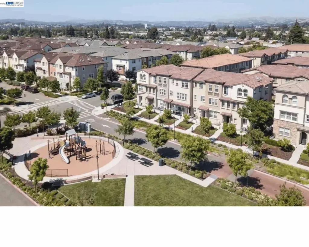 Condominium for sale at 2334 Morrow St, Hayward, CA featuring 3 beds and 3 baths