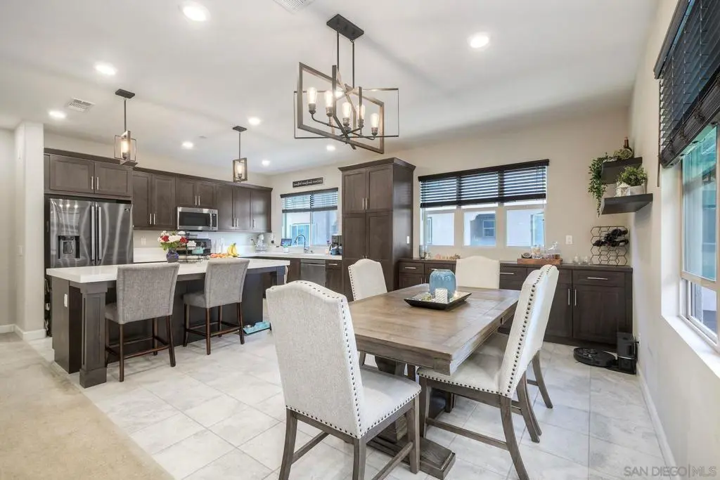 1577 Castillo Way 5, Vista, CA — listing photo 1