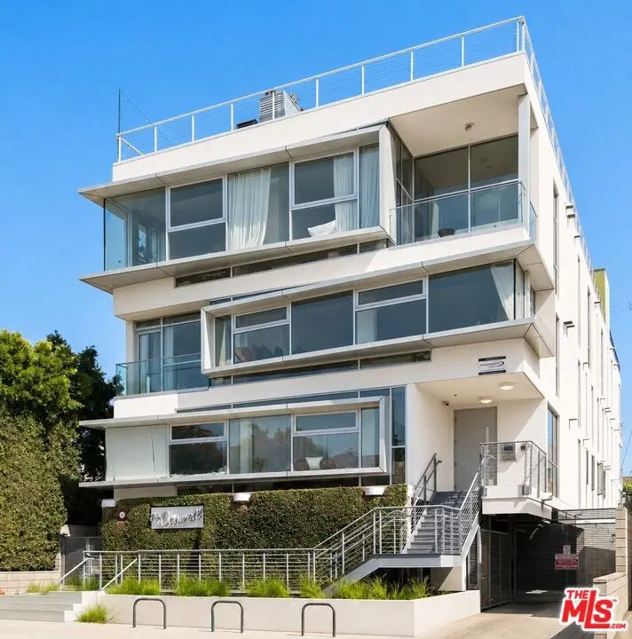 Residential Income for sale at 12770 Caswell Avenue, Los Angeles, CA featuring 18 beds and 25 baths