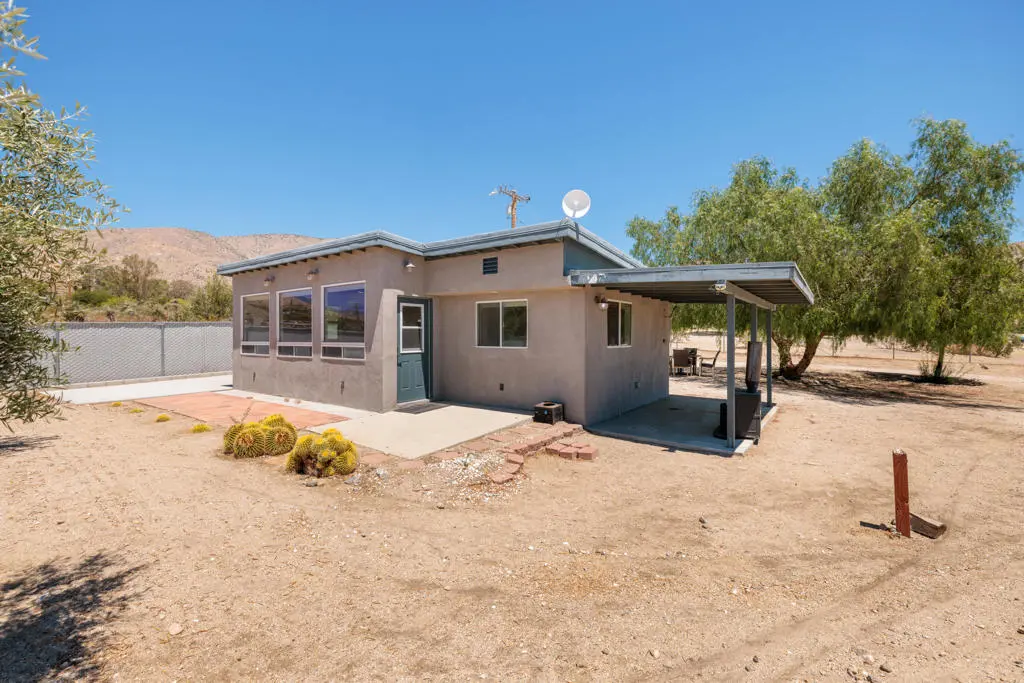 10860 Juniper Avenue, Morongo Valley, CA — listing photo 1