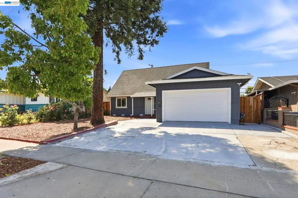 Single Family Residence for sale at 3074 Capewood LN, San Jose, CA featuring 4 beds and 2 baths