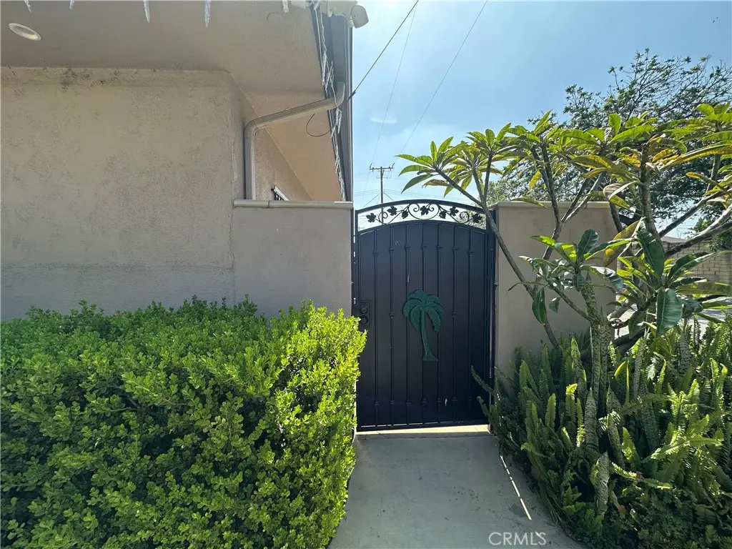 Residential Lease for rent at 320 N Lyman studio, Covina, Los Angeles County, CA and 1 bath