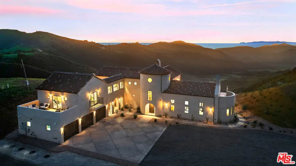 8567 Rd Mipolomol Road, Malibu, CA — listing photo 1