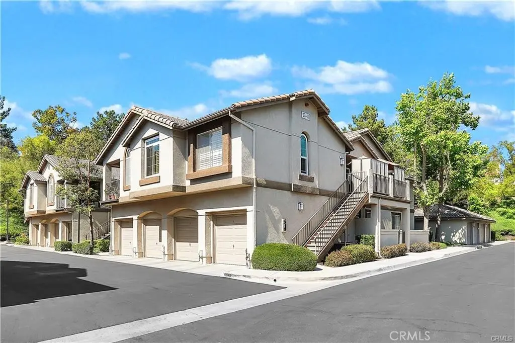 Condominium for sale at 27 Chaumont Circle, Lake Forest, CA featuring 1 bed and 1 bath