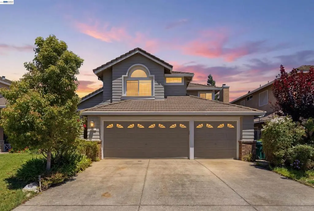 Single Family Residence for sale at 2627 Tejon St, Lodi, CA featuring 4 beds and 3 baths
