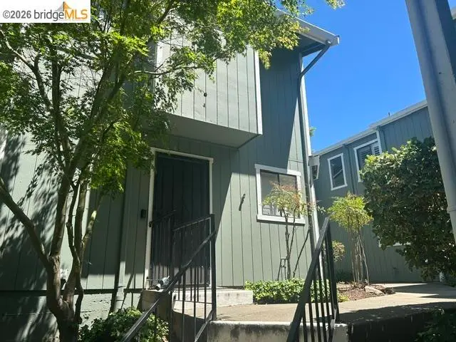 Condominium for sale at 1152 Maywood, Martinez, CA featuring 3 beds and 2 baths