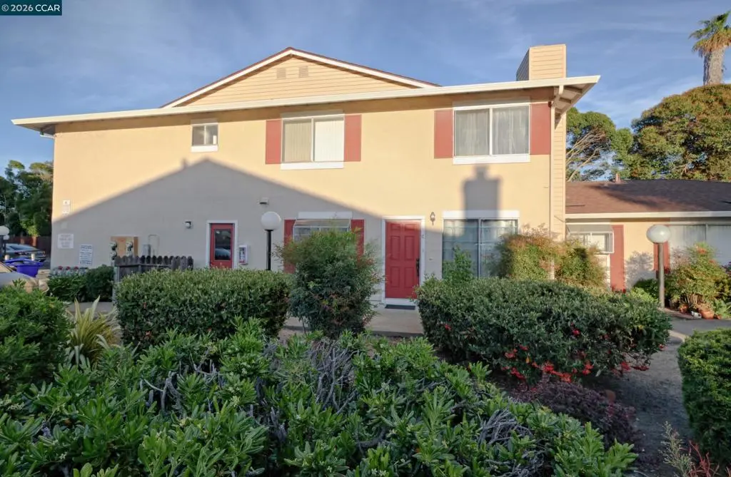 Townhouse for sale at 2585 El Portal Dr C, San Pablo, CA featuring 2 beds and 3 baths