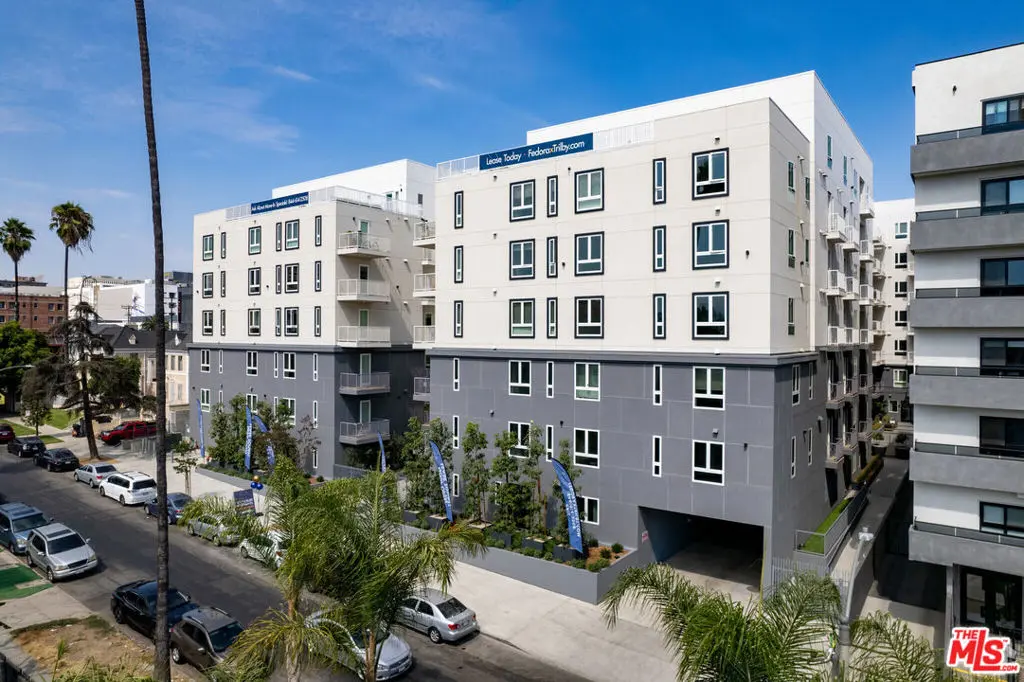 Residential Lease for rent at 839 Fedora Street 301C, Los Angeles, Los Angeles County, CA featuring 2 beds and 2 baths