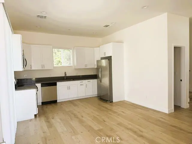 6849 1/2 De Celis Place, Van Nuys, CA — listing photo 1