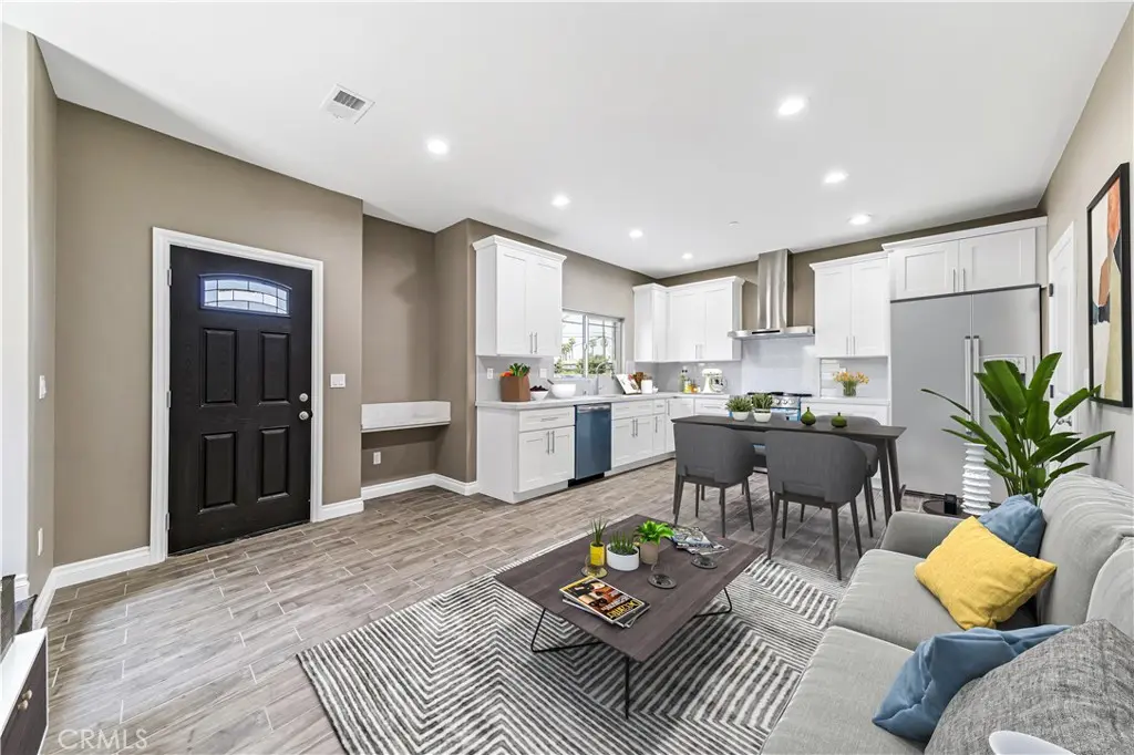 Townhouse for rent at 14095 Edwards, Westminster, CA featuring 3 beds and 2 baths