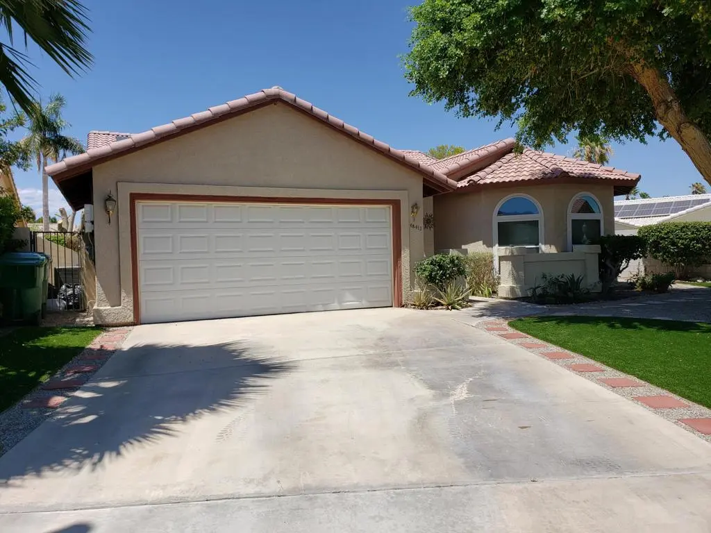 Residential Lease for rent at 68412 Descanso Circle, Cathedral City, Riverside County, CA featuring 3 beds and 2 baths