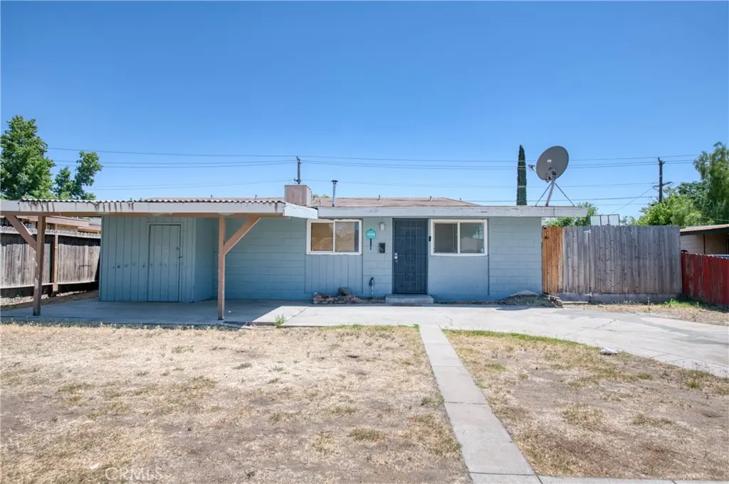2326 E Hampton, Fresno, CA — listing photo 1