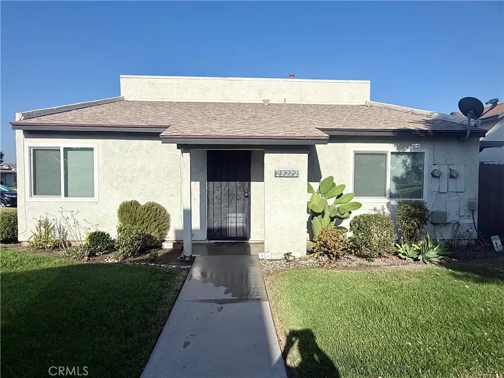 Residential Lease for rent at 29272 Murrieta, Menifee, Riverside County, CA featuring 2 beds and 1 bath