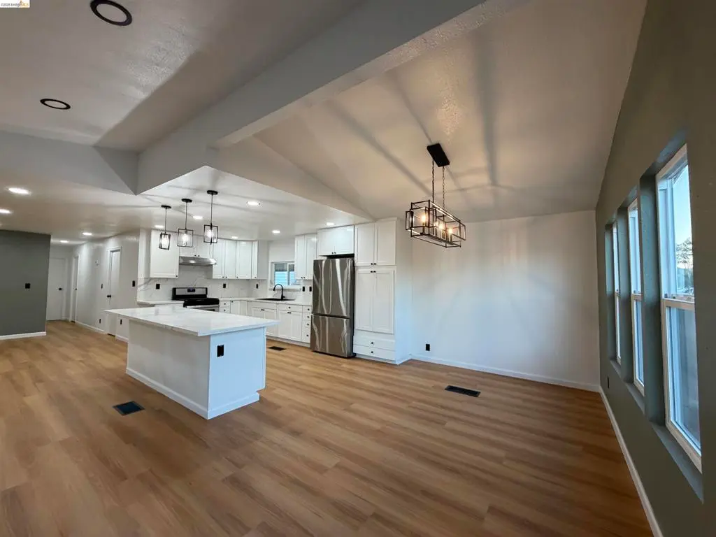 3702 Hawthorne, Bethel Island, CA — listing photo 1