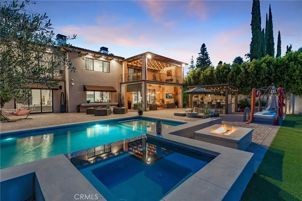 23042 Calvert Street, Woodland Hills, CA — listing photo 1