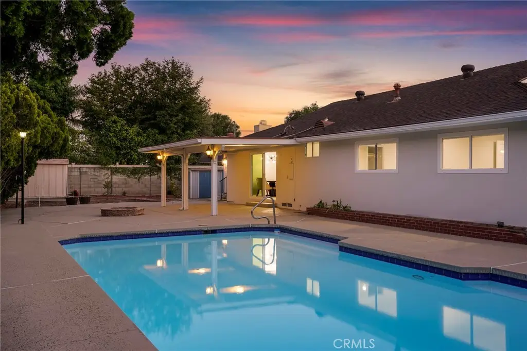 10000 Amestoy Avenue, Northridge, CA — listing photo 1