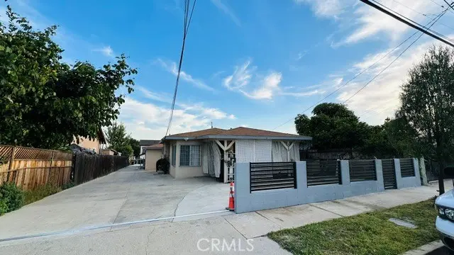 Residential Lease for rent at 3824 Princeton Street, Los Angeles, Los Angeles County, CA featuring 2 beds and 1 bath
