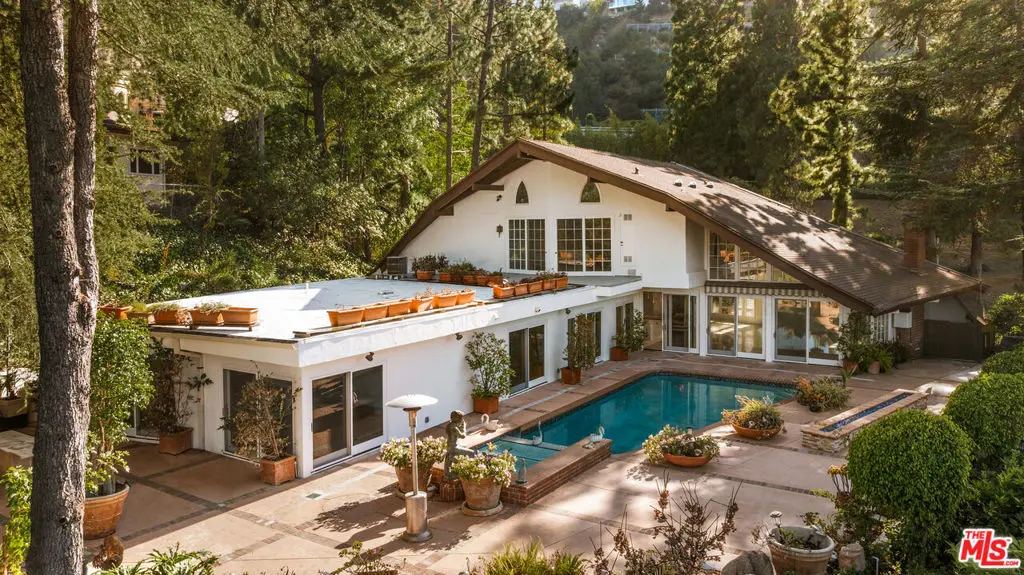 Single Family Residence for sale at 1727 Stone Canyon Road, Los Angeles, CA featuring 5 beds and 6 baths