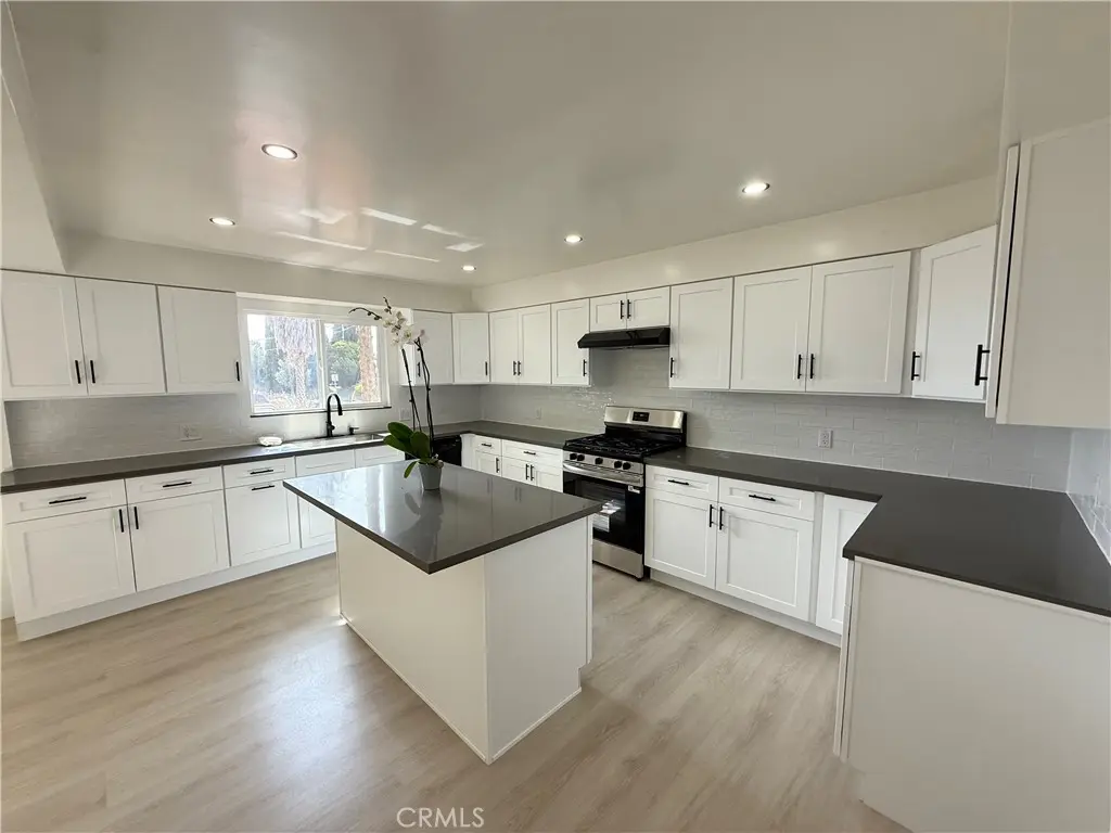 564 W Macarthur 3, San Pedro, CA — listing photo 1