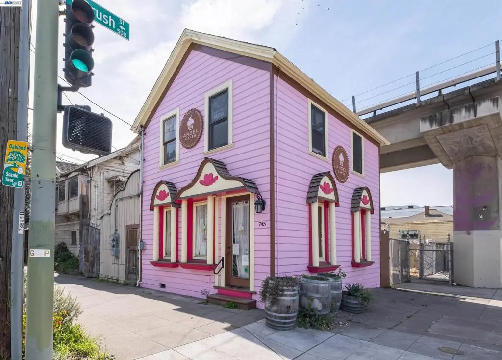 Duplex for sale at 745 5Th St, Oakland, CA
