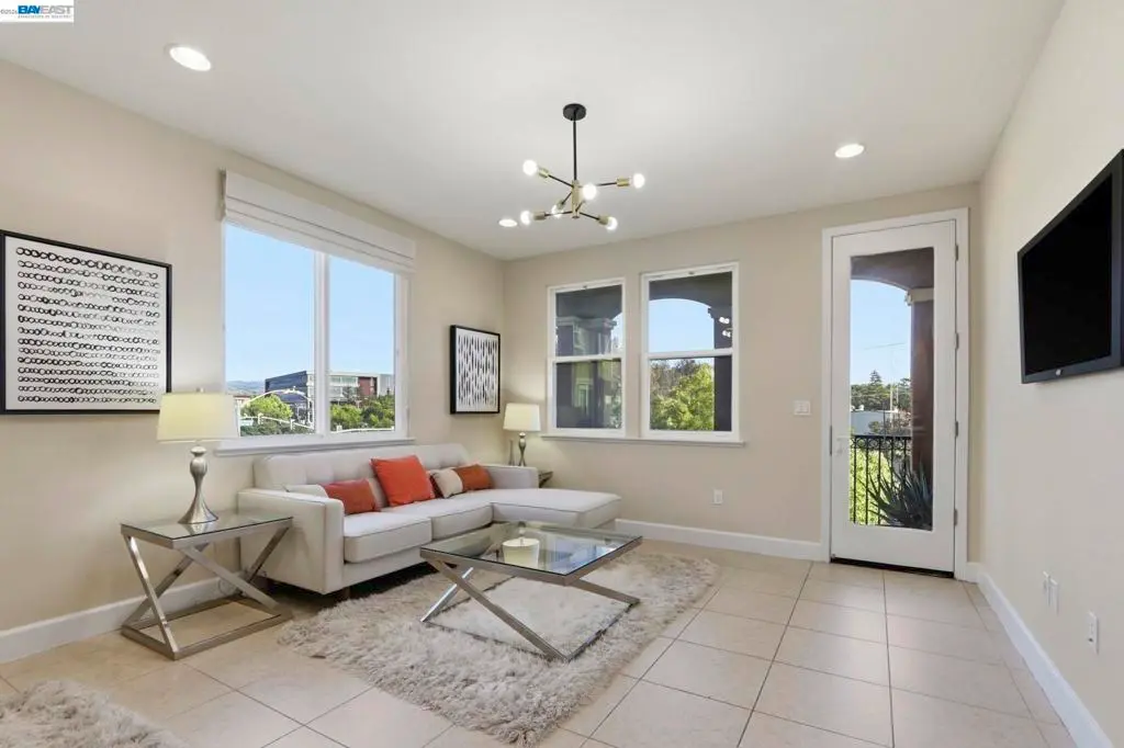 Townhouse for sale at 272 Currlin Cir, Milpitas, CA featuring 3 beds and 3 baths