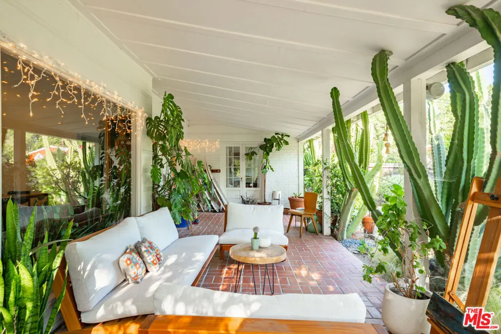 17401 Londelius Street, Northridge, CA — listing photo 1