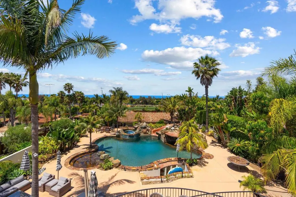 Single Family Residence for rent at 1668 Crest Drive, Encinitas, CA featuring 6 beds and 7 baths