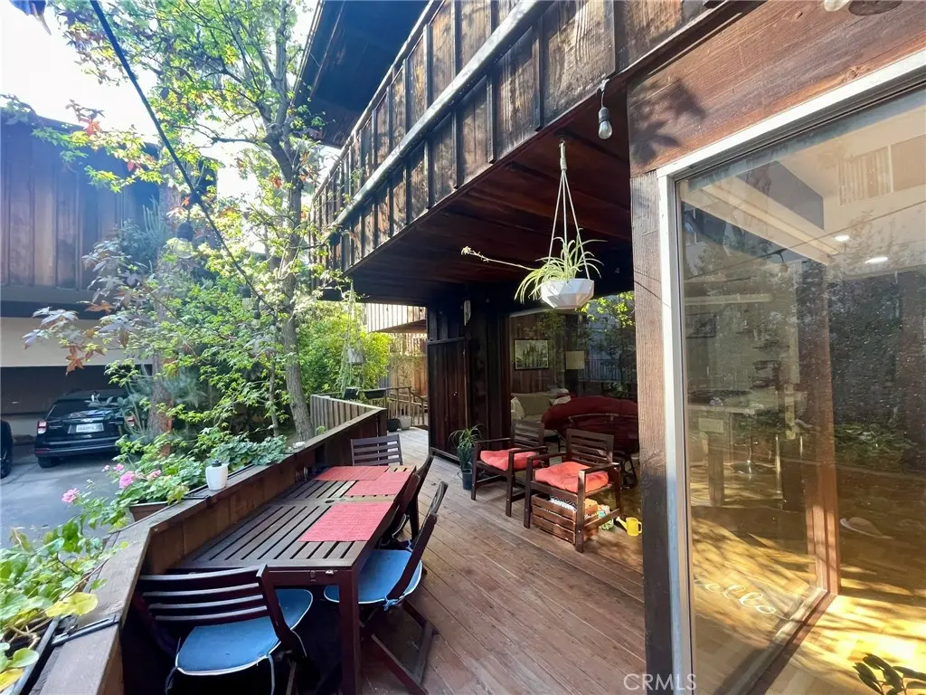Residential Lease for rent at 11616 Chenault Street 4, Los Angeles, Los Angeles County, CA featuring 2 beds and 2 baths