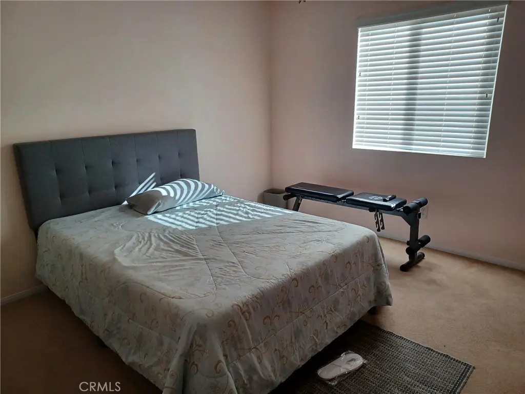 Residential Lease for rent at 33577 Cedar Creek, Lake Elsinore, Riverside County, CA featuring 1 bed and 2 baths