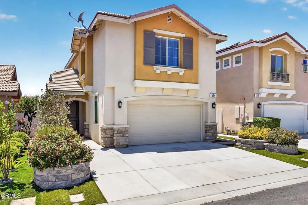 Condominium for sale at 207 Clearwood Street, Fillmore, CA featuring 3 beds and 3 baths