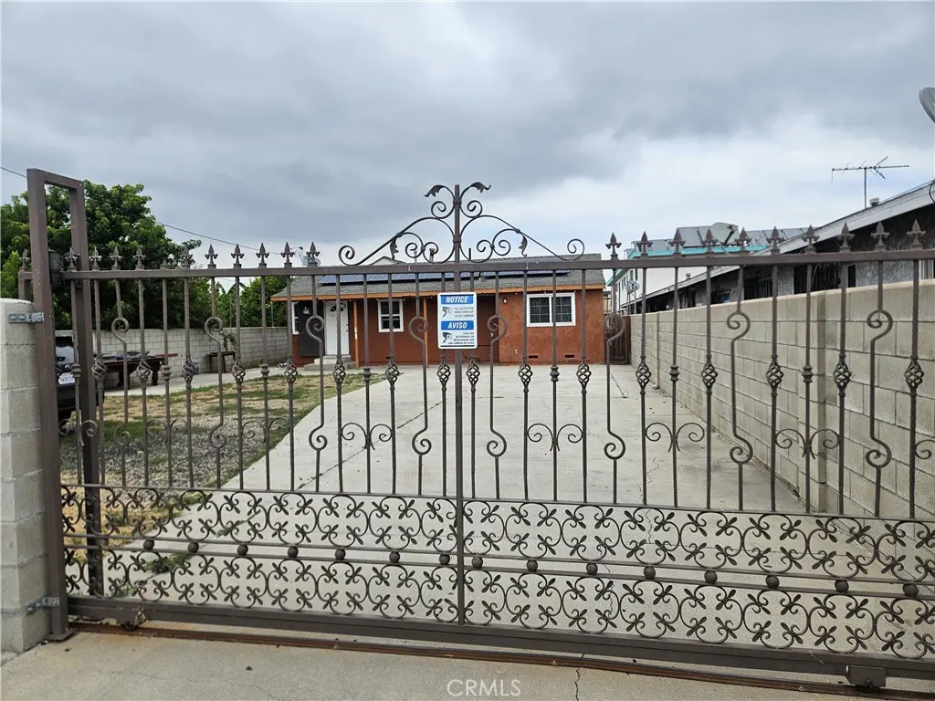 4921 W 104Th St, Inglewood, CA — listing photo 1