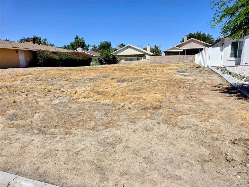 13415 Sea Gull Drive, Victorville, CA — listing photo 1