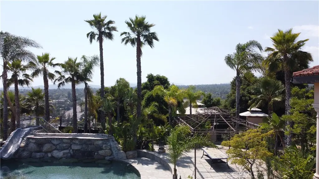 Single Family Residence for sale at 1445 Edgecliff, Pasadena, CA featuring 8 beds and 9 baths