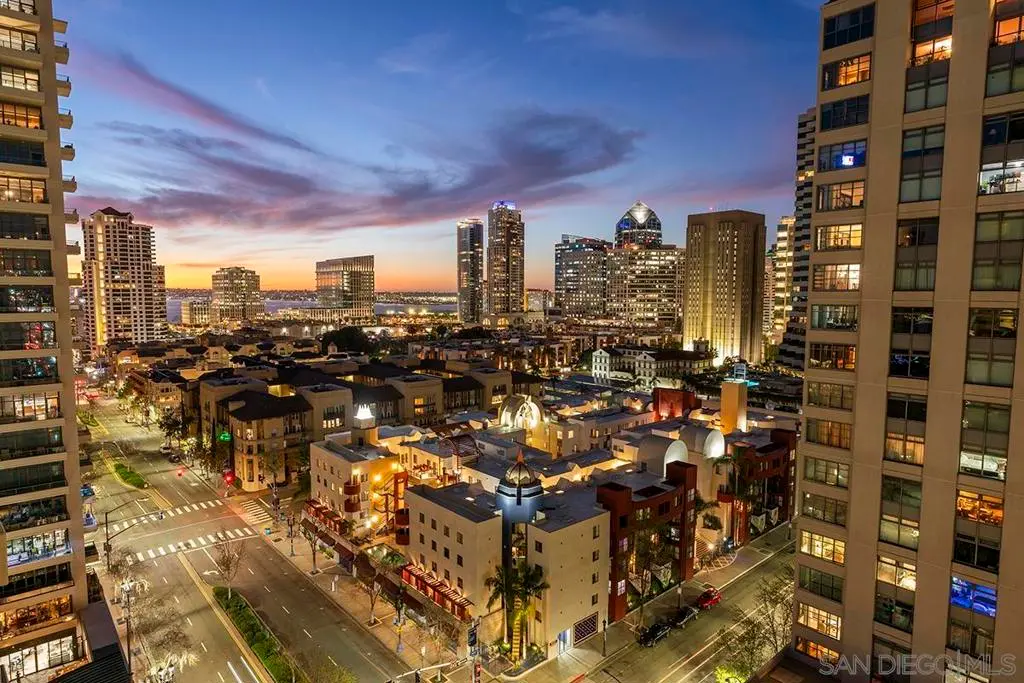 Single Family Residence for rent at 555 Front 1501, San Diego, CA featuring 2 beds and 2 baths