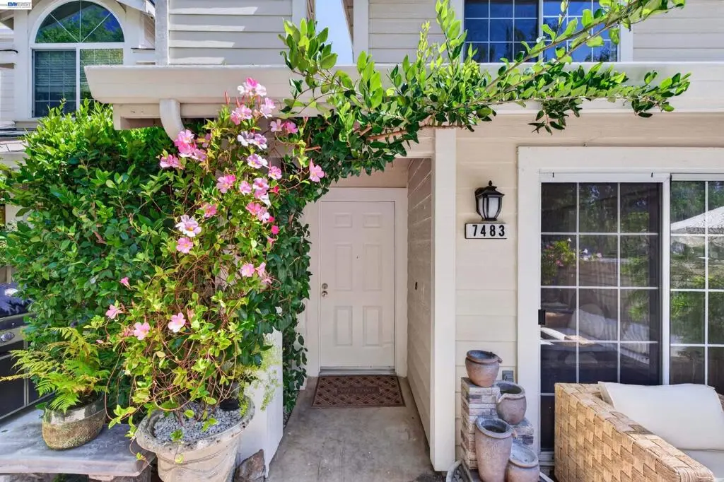 Townhouse for sale at 7483 Stonedale Dr, Pleasanton, CA featuring 3 beds and 3 baths