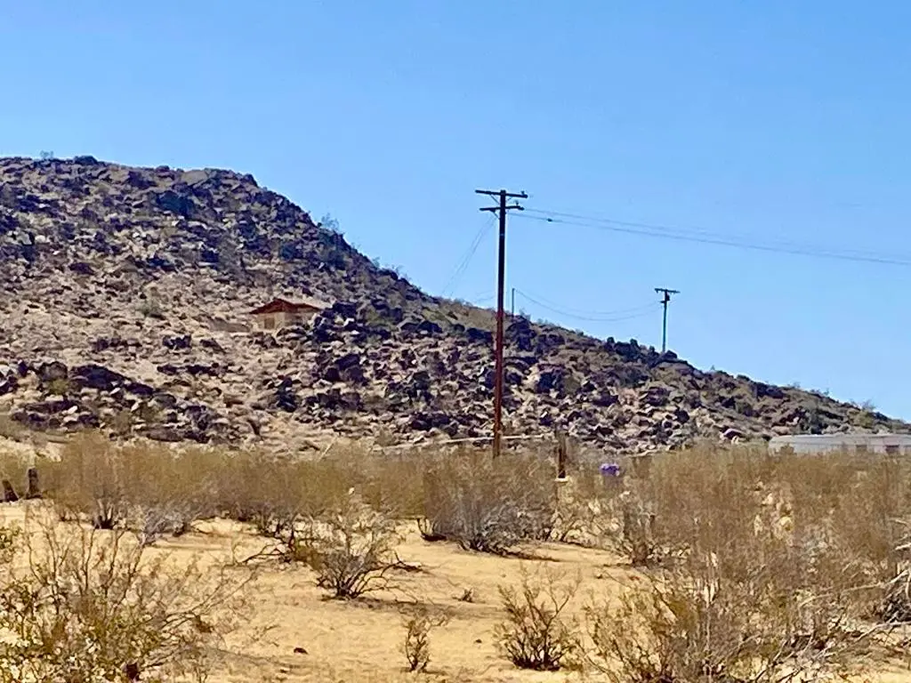 4225 Benji Avenue, Joshua Tree, CA — listing photo 1