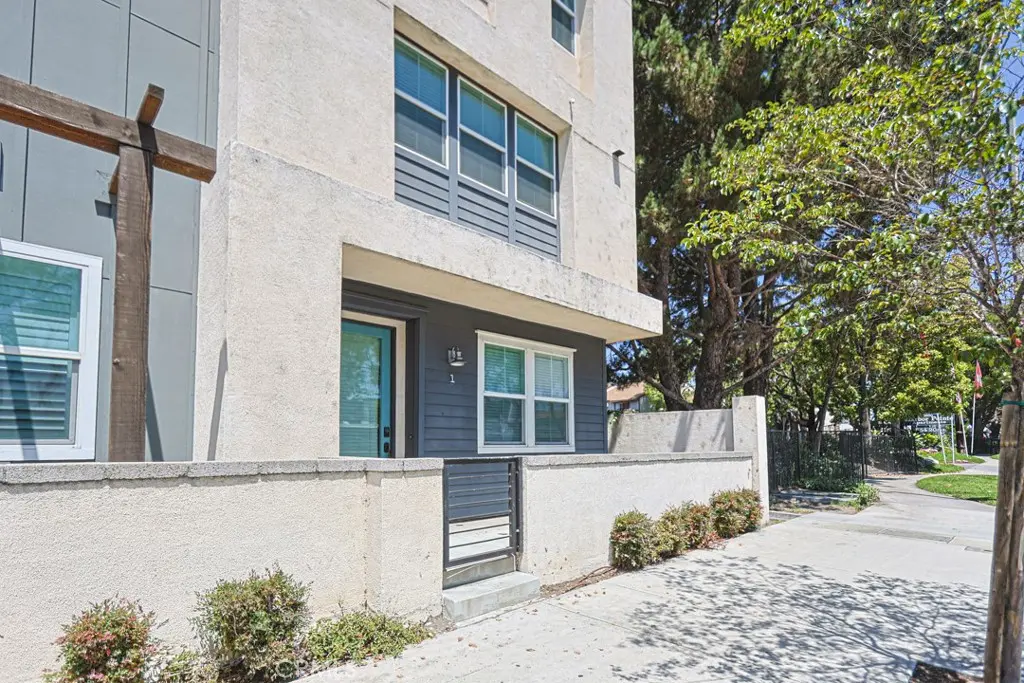 1410 N Harbor 1, Santa Ana, CA — listing photo 1