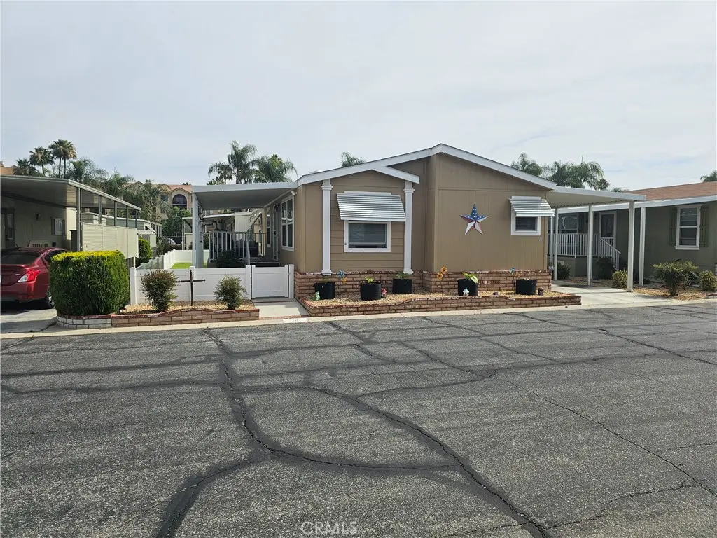 Manufactured In Park for sale at 2205 W Acacia Avenue 16, Hemet, CA featuring 3 beds and 2 baths
