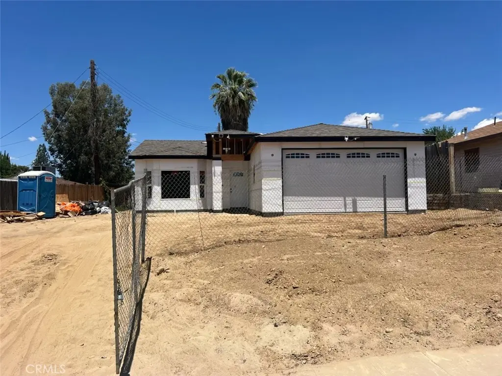3008 Crestline, Bakersfield, CA — listing photo 1