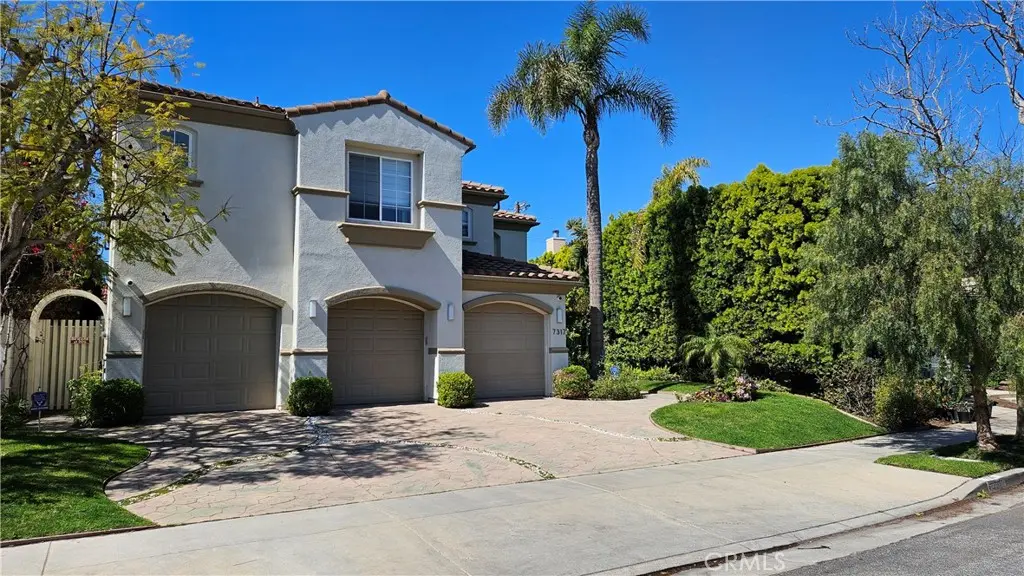 Residential Lease for rent at 7317 Dunbarton, Los Angeles, Los Angeles County, CA featuring 5 beds and 5 baths