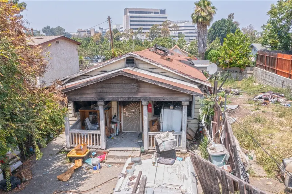 Single Family Residence for sale at 1517 Ricardo, Los Angeles, CA featuring 2 beds and 1 bath