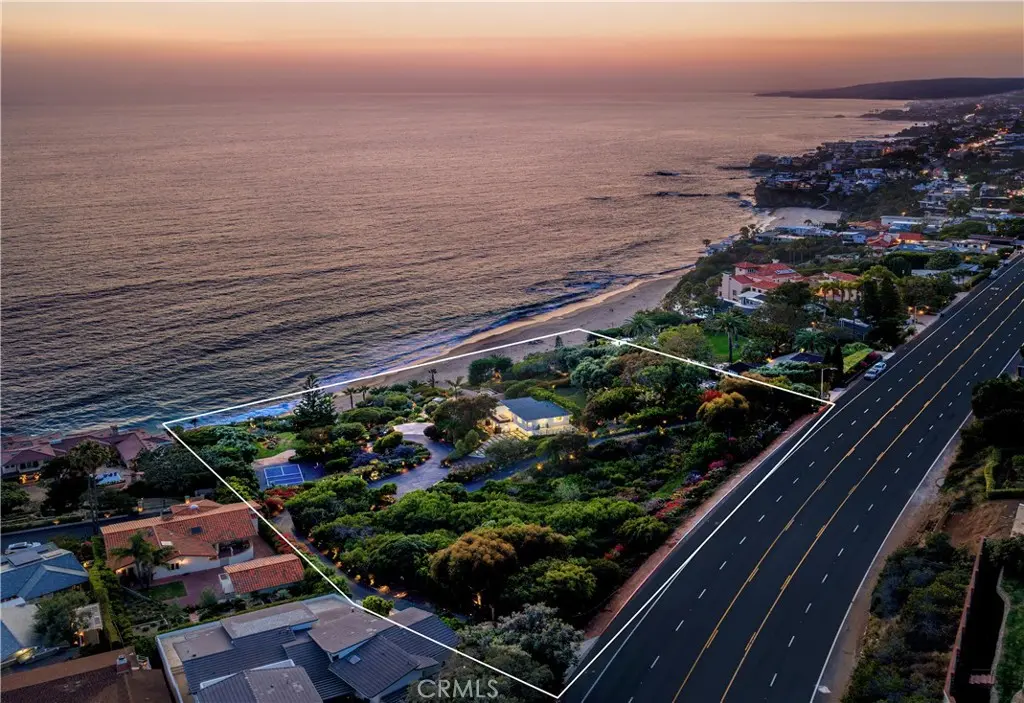Single Family Residence for rent at 32227 Coast Hwy, Laguna Beach, CA featuring 10 beds and 8 baths